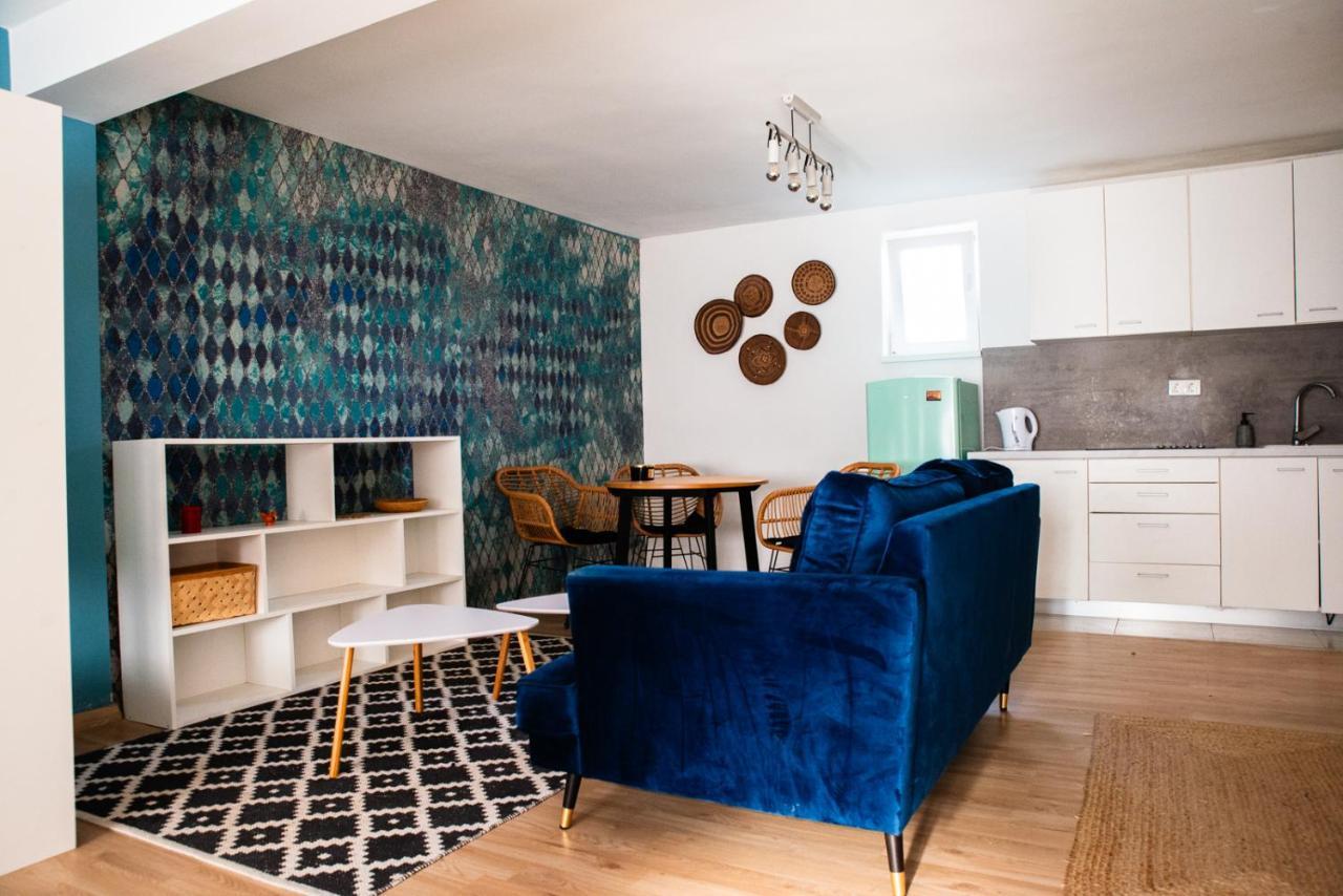 Cozy In A Peaceful Street Apartman